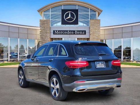 Used 2018 Mercedes-Benz GLC 300 4MATIC image 3