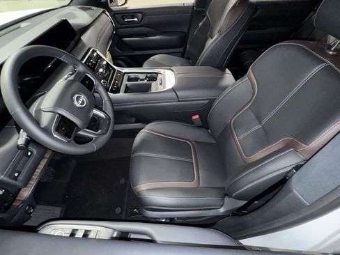 New 2026 Nissan Armada SL w/ Captain's Chari Seat Package AWD/4WD image 33
