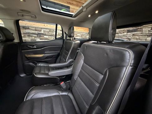 Used 2017 GMC Acadia Denali w/ Technology Package AWD/4WD image 32