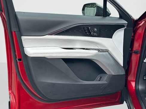 Used 2025 Cadillac Lyriq Sport image 13