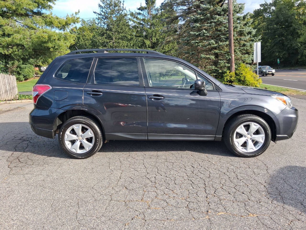 Used 2015 Subaru Forester 2.5i Premium w/ Popular Package #2 AWD/4WD image 9
