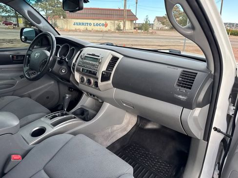 Used 2010 Toyota Tacoma 4x4 Double Cab image 17