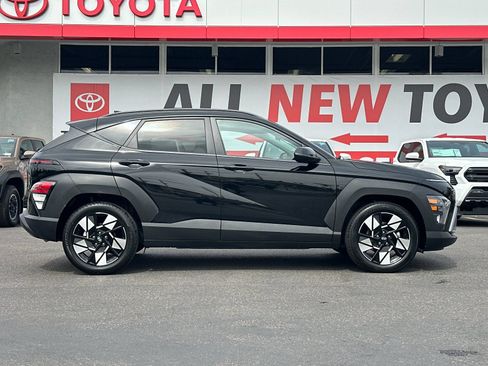 Used 2025 Hyundai Kona SEL FWD image 6