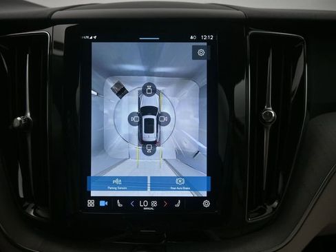 Used 2025 Volvo XC60 B5 Plus w/ Protection Package Premier image 21