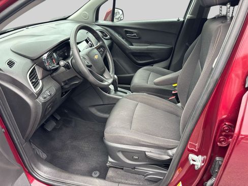Used 2017 Chevrolet Trax LT AWD/4WD image 8