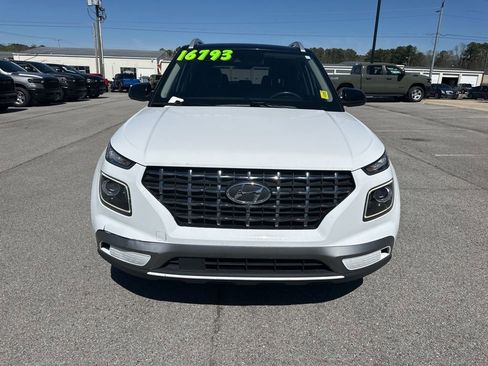 Used 2022 Hyundai Venue Limited w/ Cargo Package image 2