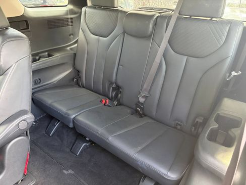 Used 2024 Hyundai Palisade SEL FWD image 31