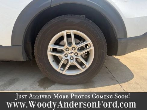 Used 2026 Ford Explorer Active w/ Active Comfort Package RWD image 7