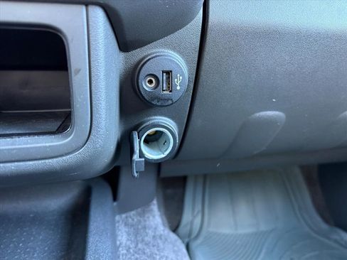 Used 2018 Nissan Frontier SV image 24