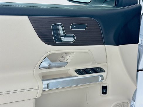 New 2026 Mercedes-Benz GLB 250 GLB 250 image 18