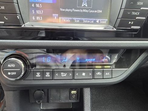 Used 2016 Toyota Corolla S FWD image 23