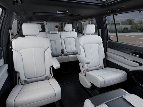 New 2026 Jeep Grand Wagoneer Limited AWD/4WD image 16