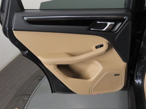 Certified 2026 Porsche Macan AWD/4WD image 46