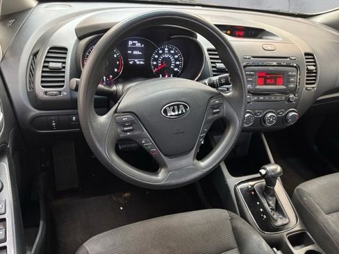 Used 2017 Kia Forte LX image 16