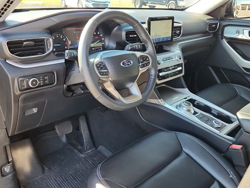 Used 2023 Ford Explorer XLT w/ Equipment Group 202A image 12