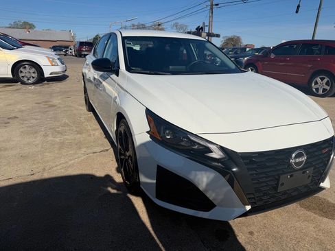 Used 2023 Nissan Altima 2.5 SR image 4