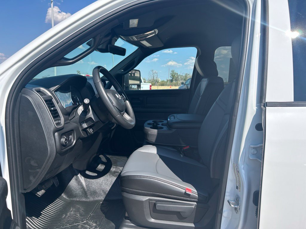 New 2026 RAM 3500 Tradesman w/ Chrome Appearance Group A AWD/4WD image 9