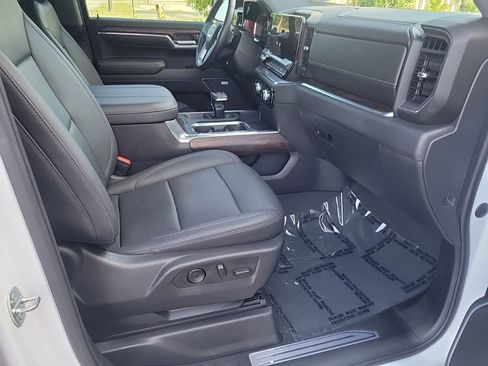 Used 2023 GMC Sierra 1500 SLT w/ SLT Premium Package AWD/4WD image 14