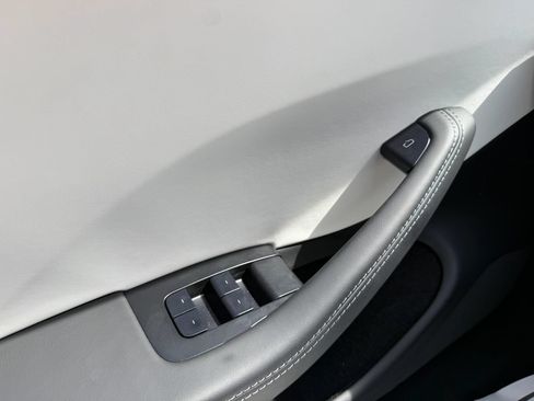 Used 2025 Tesla Model 3 Long Range RWD image 18