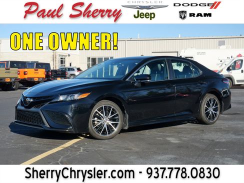 Used 2023 Toyota Camry SE image 1
