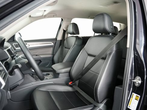 Used 2022 Volkswagen Atlas SE image 50