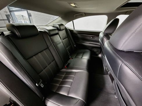 Used 2017 Lexus ES 350 w/ Luxury Package FWD image 26