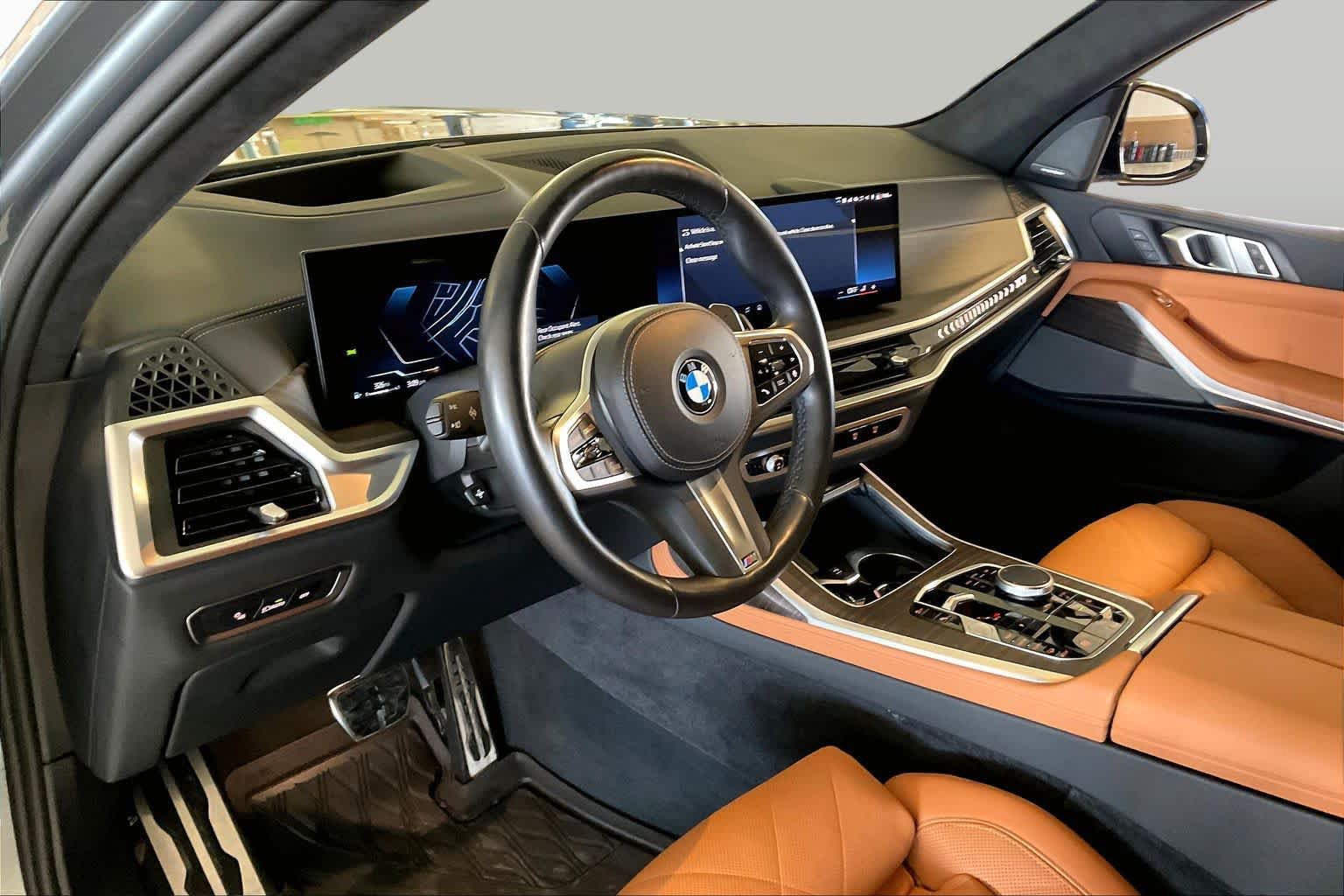 Used 2024 BMW X7 xDrive40i w/ M Sport Package AWD/4WD image 16