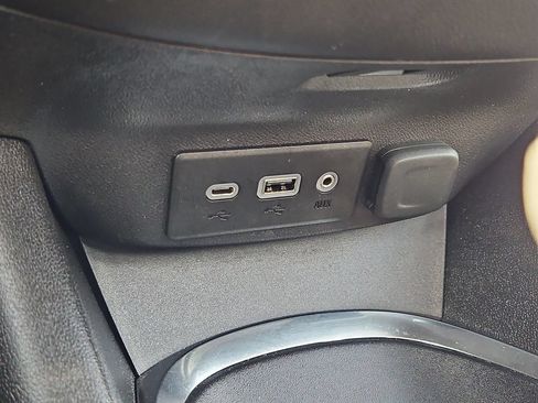 Used 2020 Chevrolet Malibu LT FWD image 17