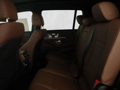 Certified 2025 Mercedes-Benz GLS 450 4MATIC image 17