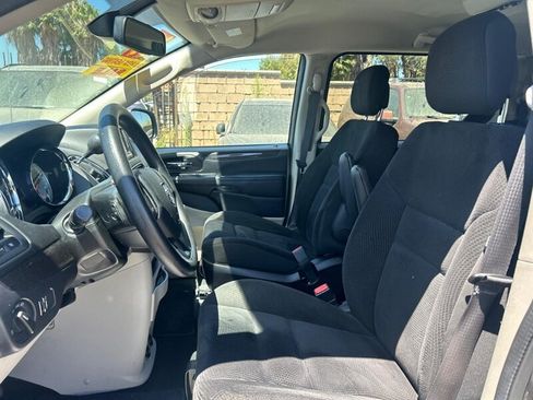 Used 2019 Dodge Grand Caravan SE w/ UConnect Hands-Free Group FWD image 26