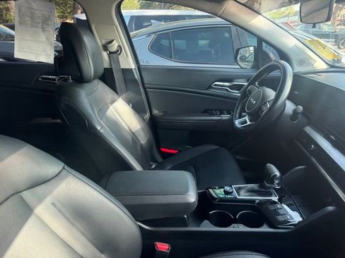 Certified 2023 Kia Sportage EX image 5