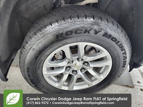 Used 2020 Chevrolet Silverado 1500 LT w/ Texas Edition AWD/4WD image 31