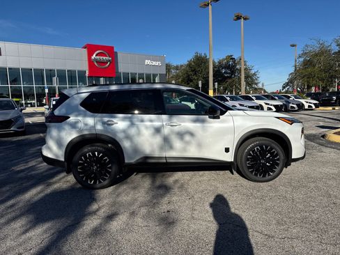 New 2026 Nissan Rogue Dark Armor image 5