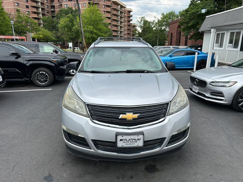 Used 2014 Chevrolet Traverse LS FWD image 3