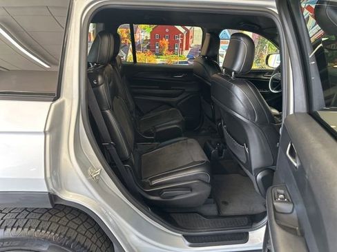 Used 2023 Jeep Grand Cherokee L Laredo image 52