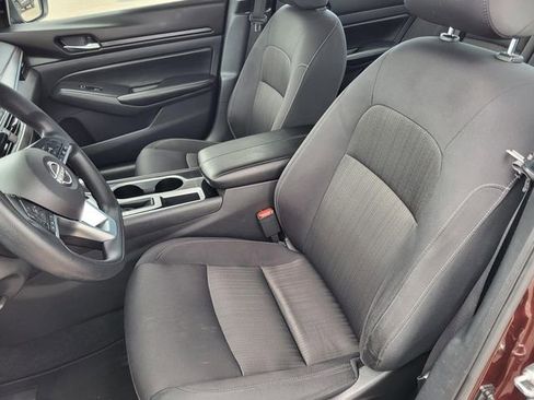 Used 2024 Nissan Altima 2.5 SV FWD image 4