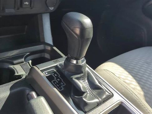 Used 2022 Toyota Tacoma SR5 AWD/4WD image 22