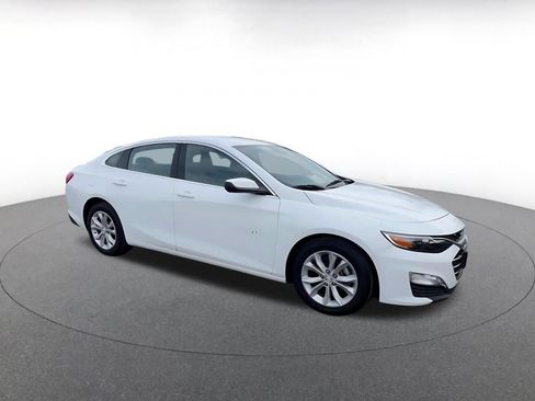 Used 2024 Chevrolet Malibu LT image 2