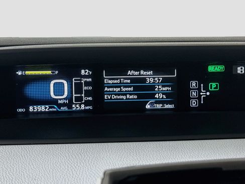 Used 2016 Toyota Prius Four Touring FWD image 16