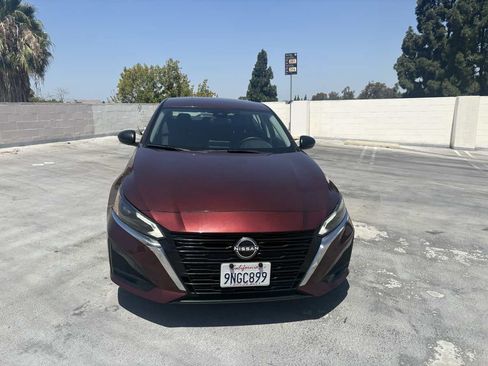 Used 2025 Nissan Altima 2.5 SV FWD image 30