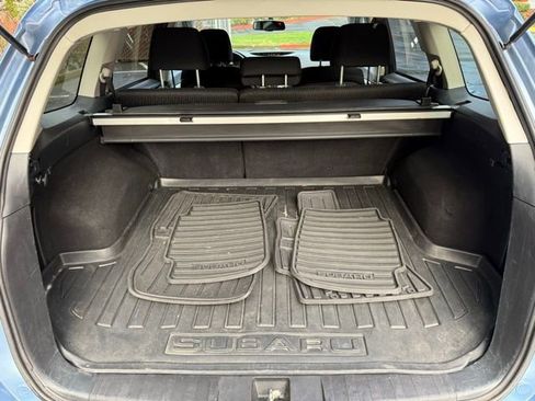 Used 2010 Subaru Outback 2.5i Premium image 27