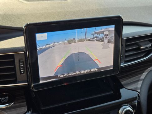 Used 2024 Ford Explorer Limited image 18