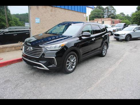 Used 2019 Hyundai Santa Fe XL SE FWD image 1