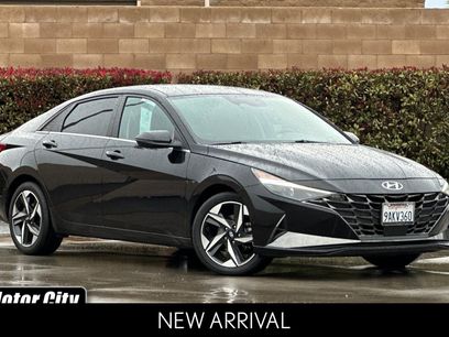 Used 2022 Hyundai Elantra SEL w/ Convenience + Premium Package