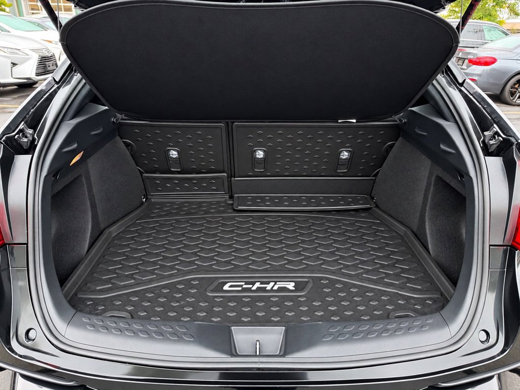 Used 2021 Toyota C-HR LE FWD image 18