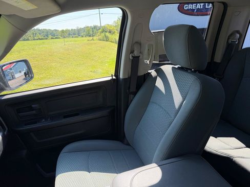 Used 2016 RAM 1500 Express w/ Black Ram 1500 Express Group AWD/4WD image 32