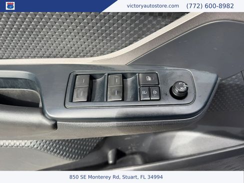 Used 2020 Toyota C-HR LE FWD image 15