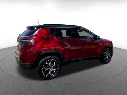 Used 2025 Jeep Compass Limited image 13