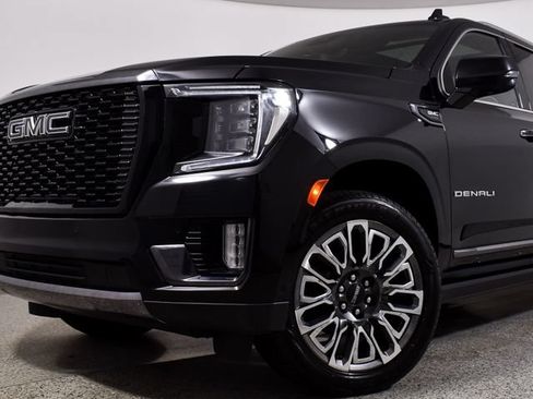 Used 2023 GMC Yukon XL Denali Ultimate AWD/4WD image 12