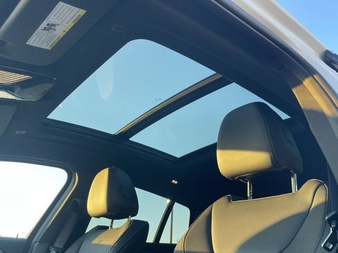 Used 2025 BMW X4 xDrive30i image 11